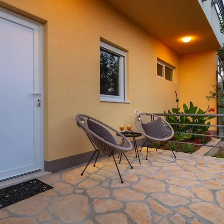 Villa Orhid Near Split, Heated Pool *