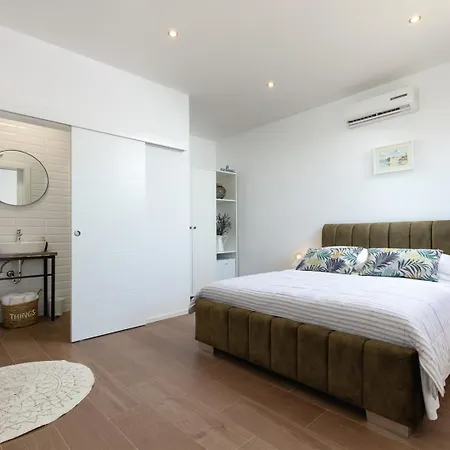 Villa Orhid Near Split, Heated Pool Kastela