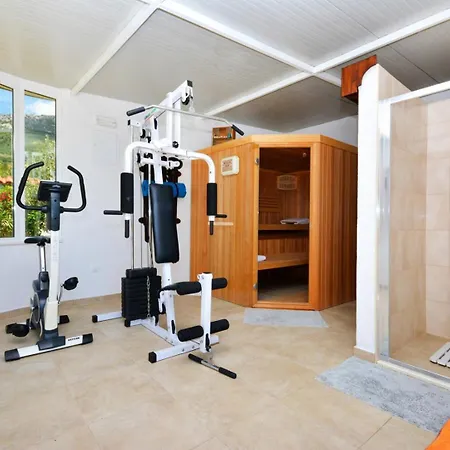 Orhid Near Split, Heated Pool Kastela