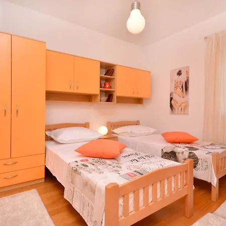 Orhid Near Split, Heated Pool *
