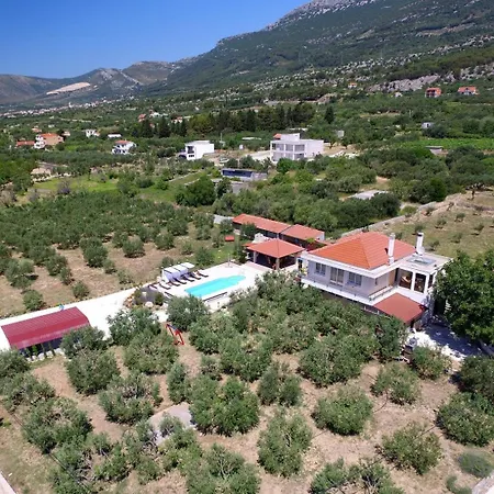 Orhid Near Split, Heated Pool *