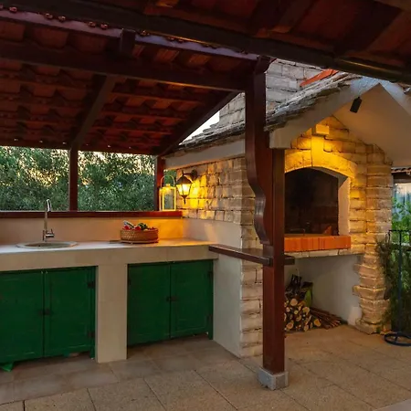Orhid Near Split, Heated Pool Βίλα Kaštela