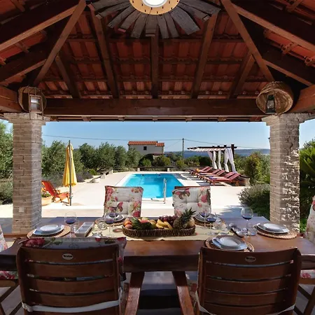 Orhid Near Split, Heated Pool Kastela