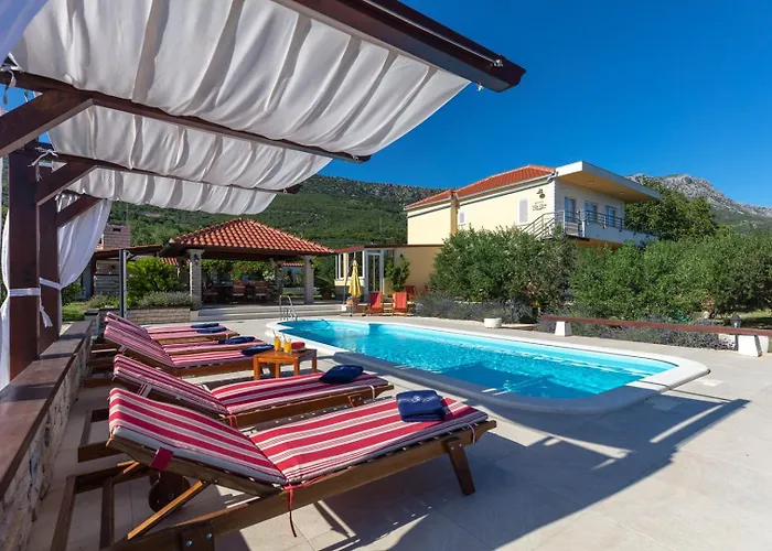 Orhid Near Split, Heated Pool Villa
