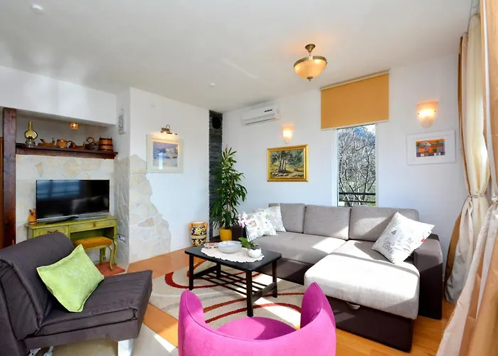 Orhid Near Split, Heated Pool Villa