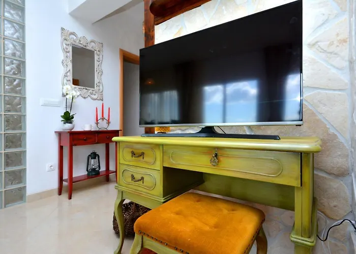 Villa Orhid Near Split, Heated Pool